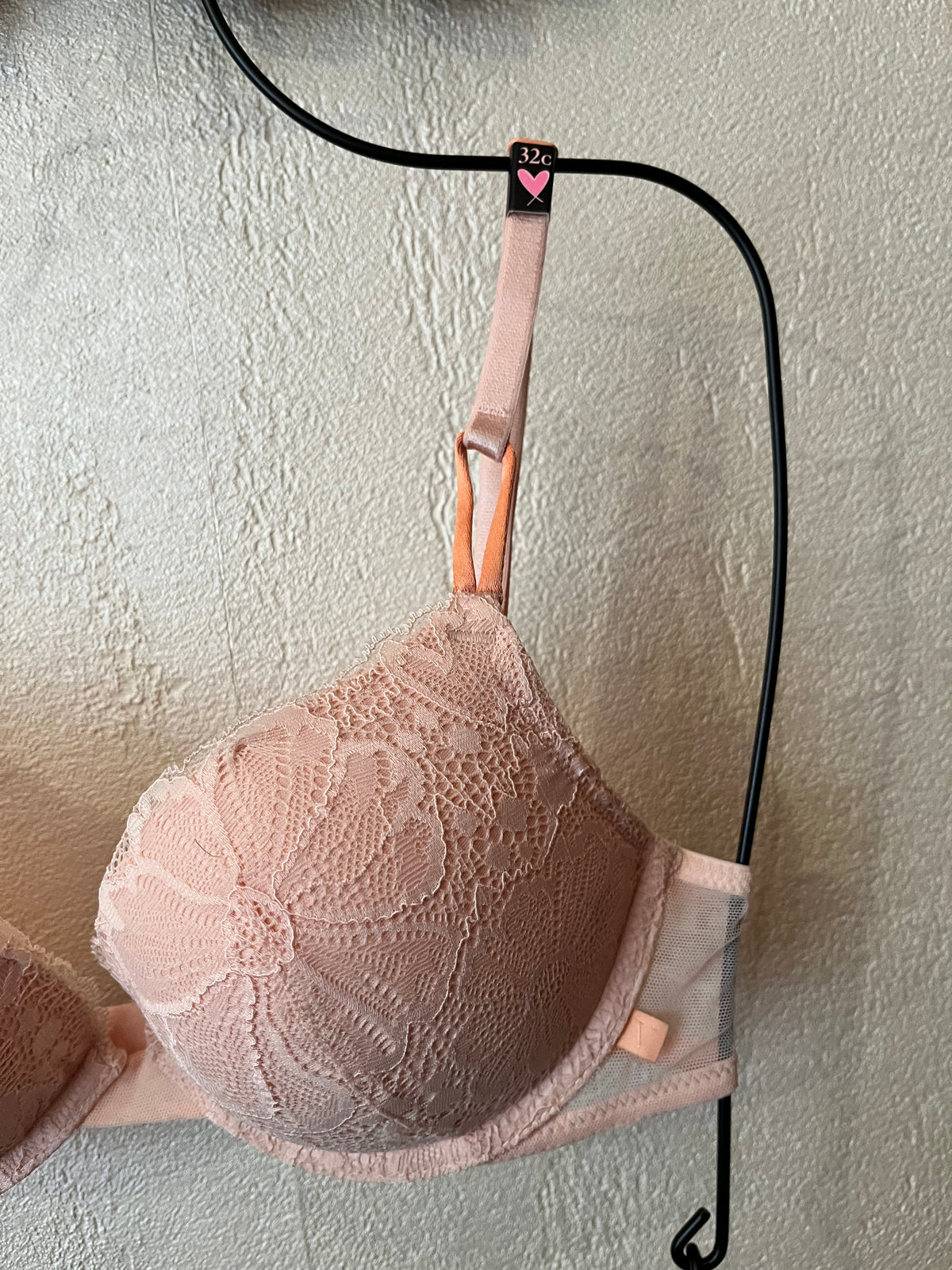 Victoria's Secret 32C