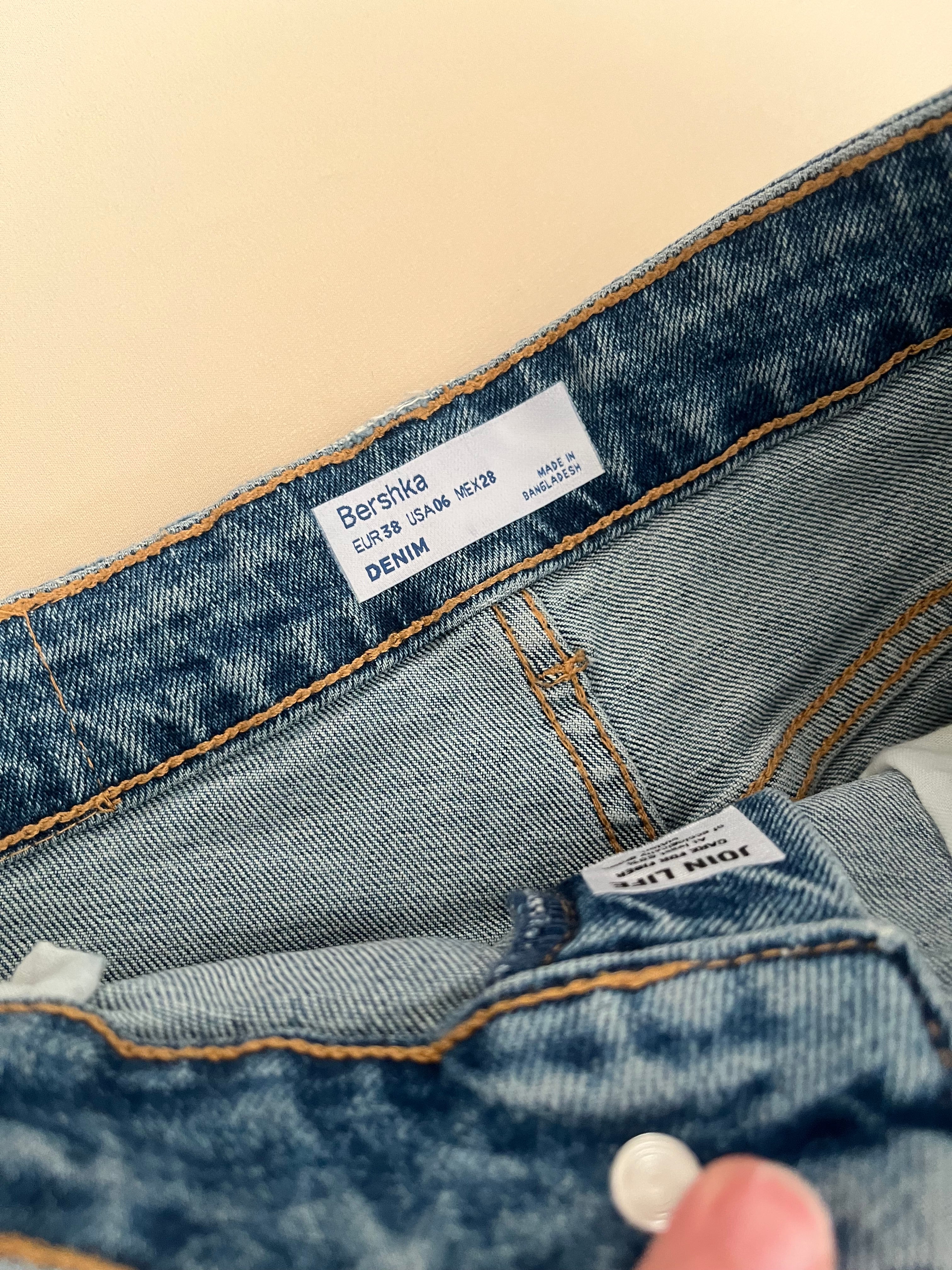 Bershka shorts size 28