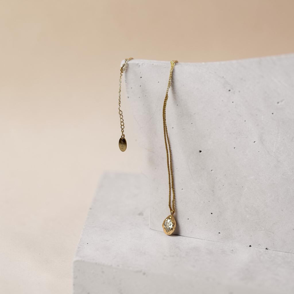Pendant Gold plated necklace